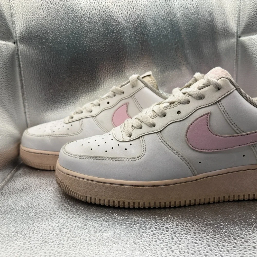 Size 11.5 Nike Air‎ Force 1 '07 Low White Pink Sole Mens Sneakers CK7663-100